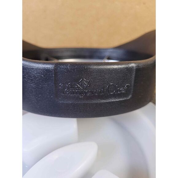 Retired Pampered Chef Mango Wedger Slicer Cutter W/ Blade Cover - Picture 3 of 4